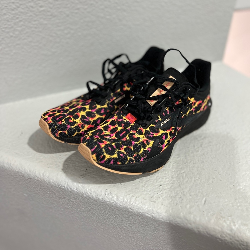 Brooks Black and White Sneakers